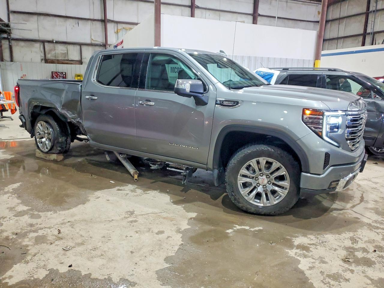 2024 GMC Sierra K1500 Denali - Image 4