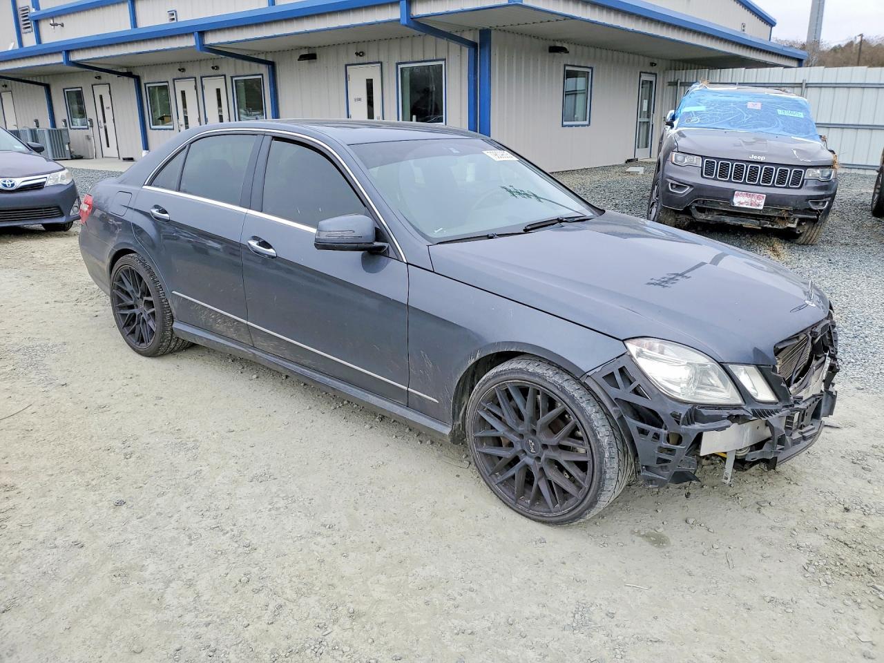 2011 Mercedes-Benz E 550 - Фото 4