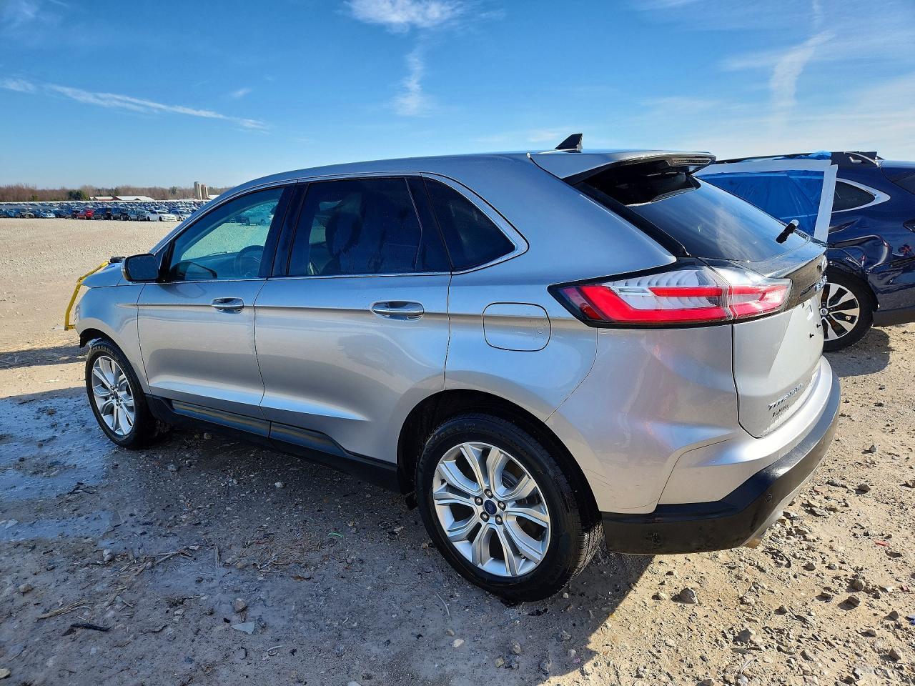 2022 Ford Edge Titanium - Фото 2