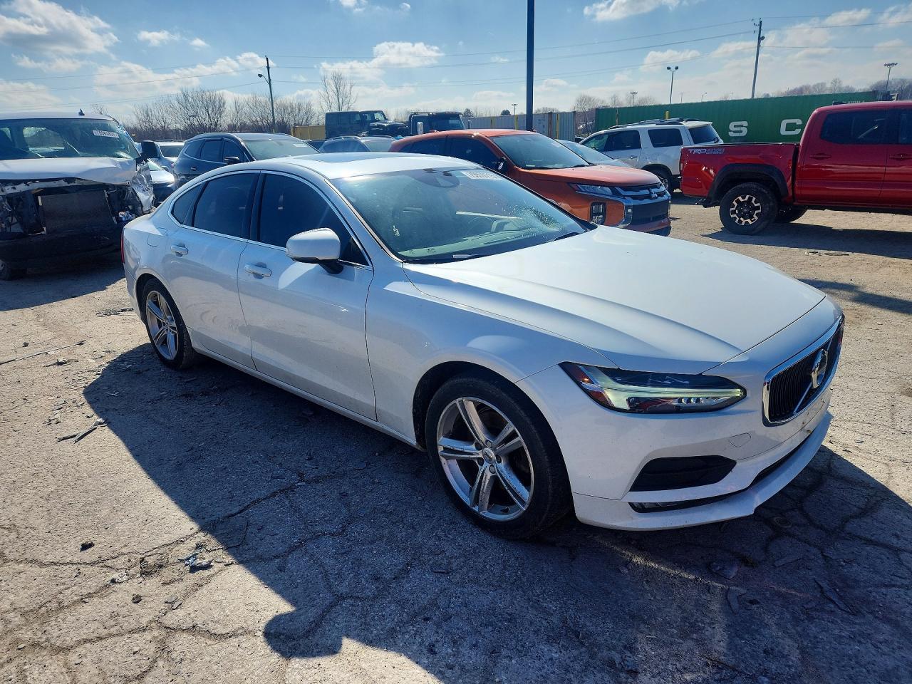 2017 Volvo S90 T5 Momentum - Фото 4