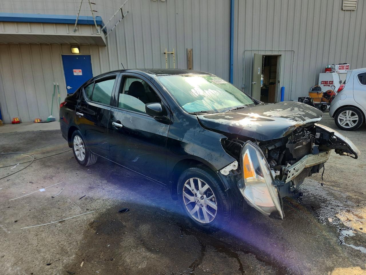 2019 Nissan Versa Sv - Image 4