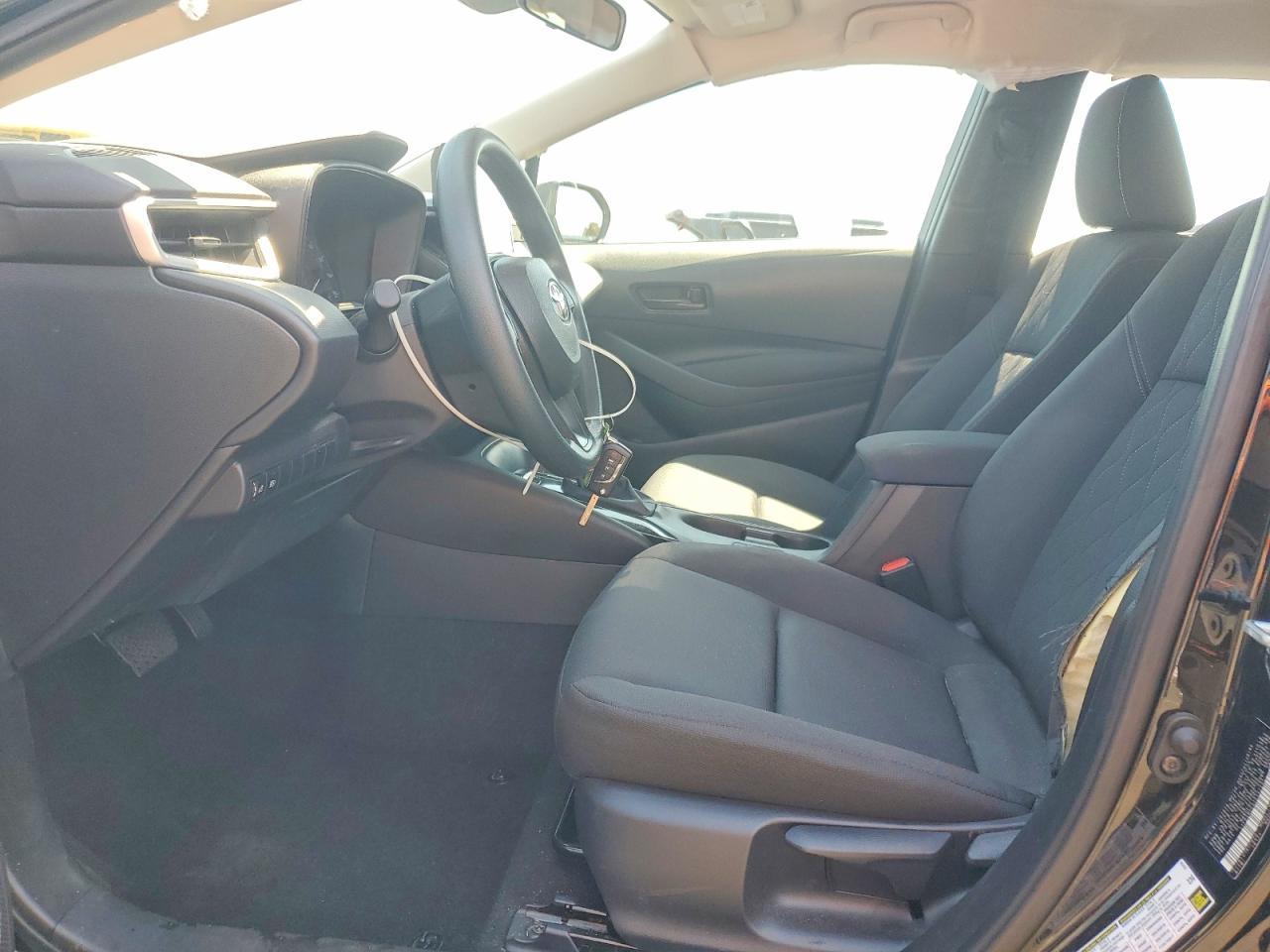2025 Toyota Corolla Le - Фото 7