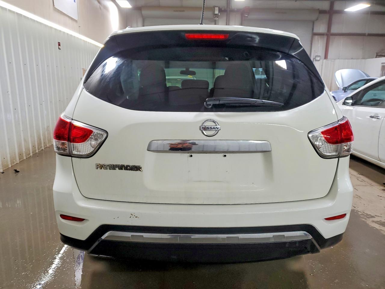 2016 Nissan Pathfinder S - Фото 6