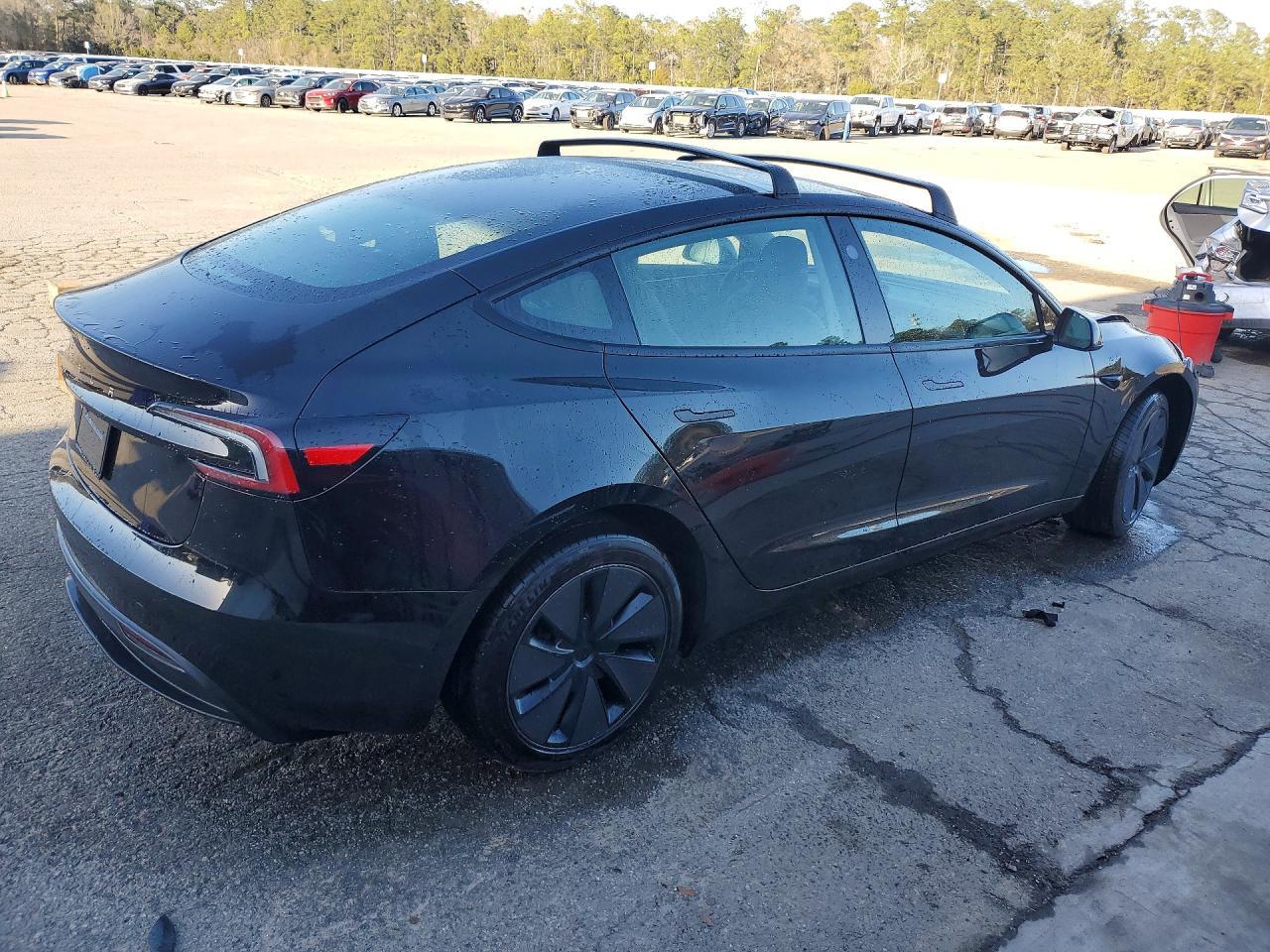 2025 Tesla Model 3 - Image 3