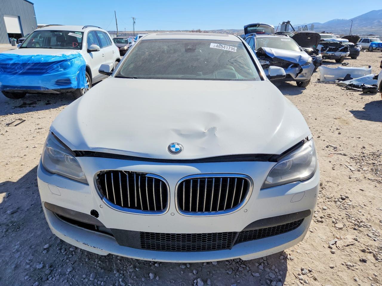 2014 BMW 750 Xi - Фото 5
