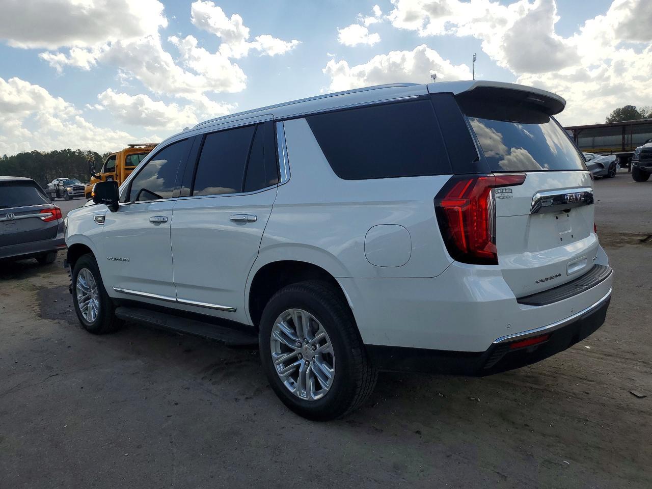 2021 GMC Yukon Slt - Фото 2