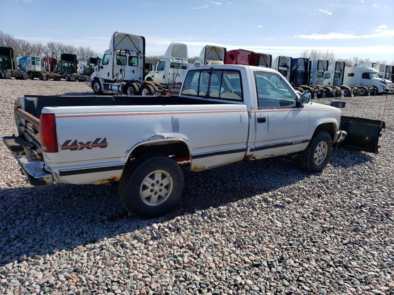 1988 Chevrolet Gmt-400 K1500 - Image 3