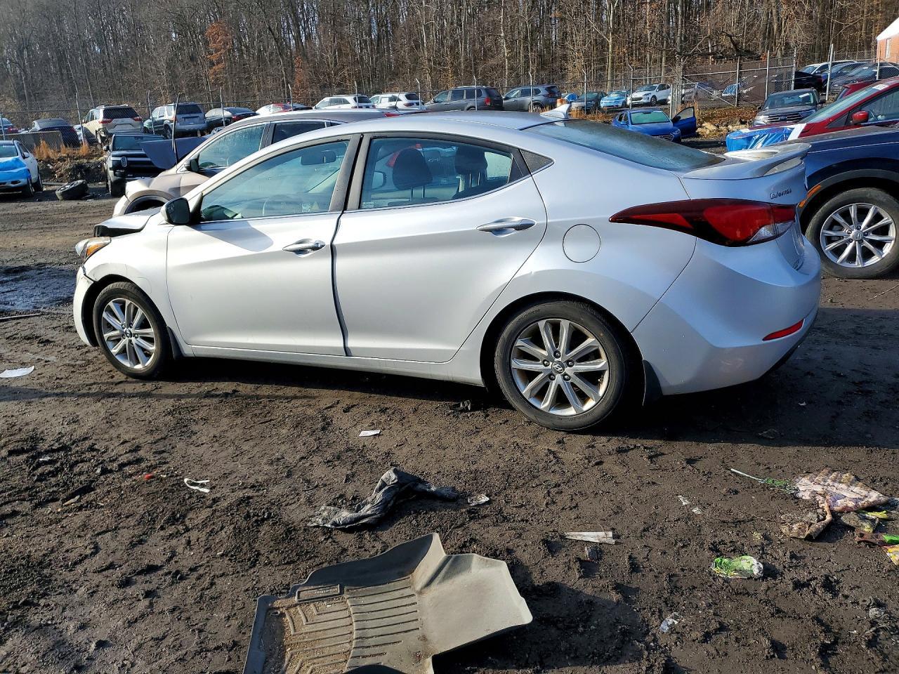 2015 Hyundai Elantra Se - Image 2