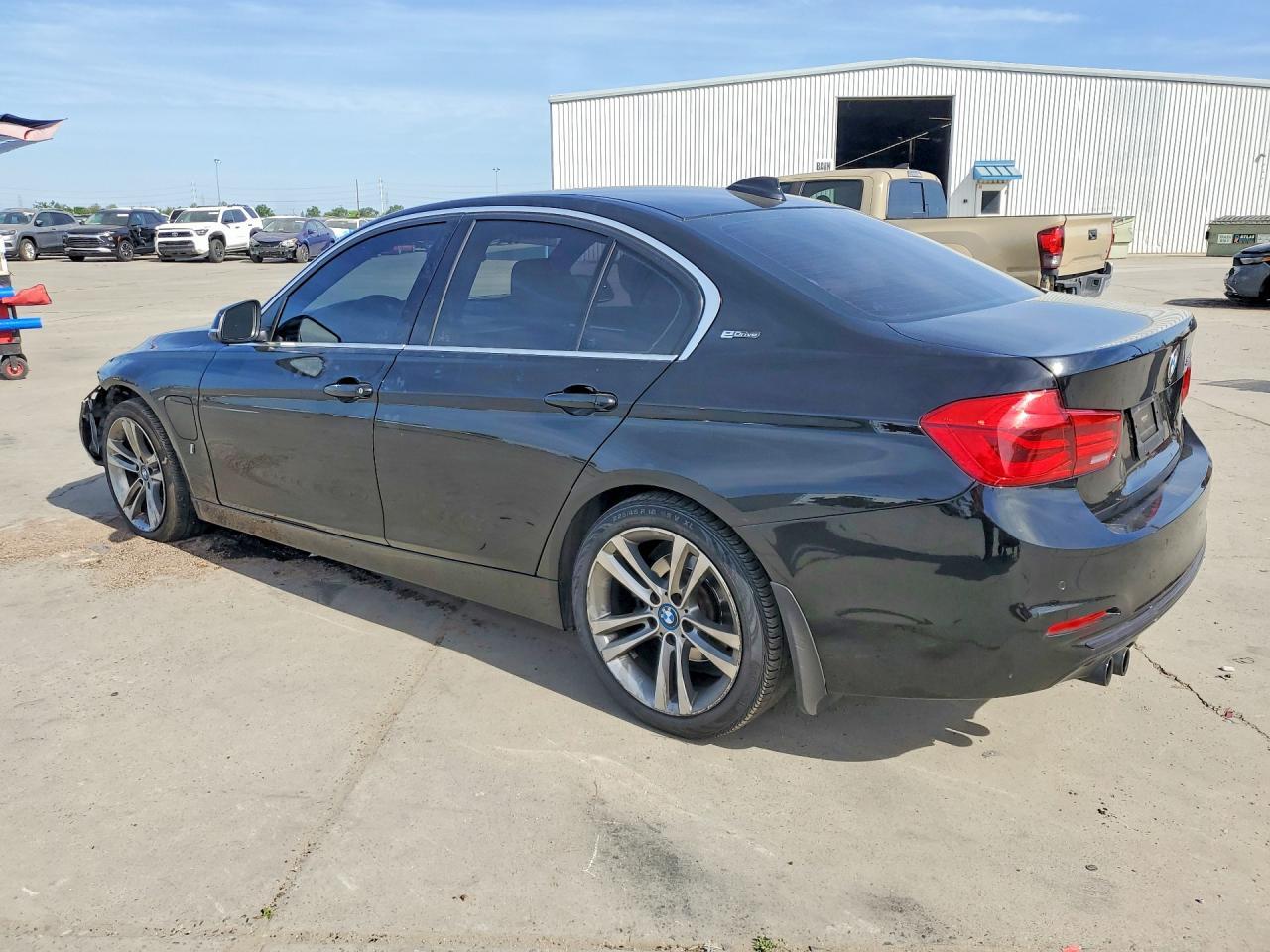 2017 BMW 330E - Image 2