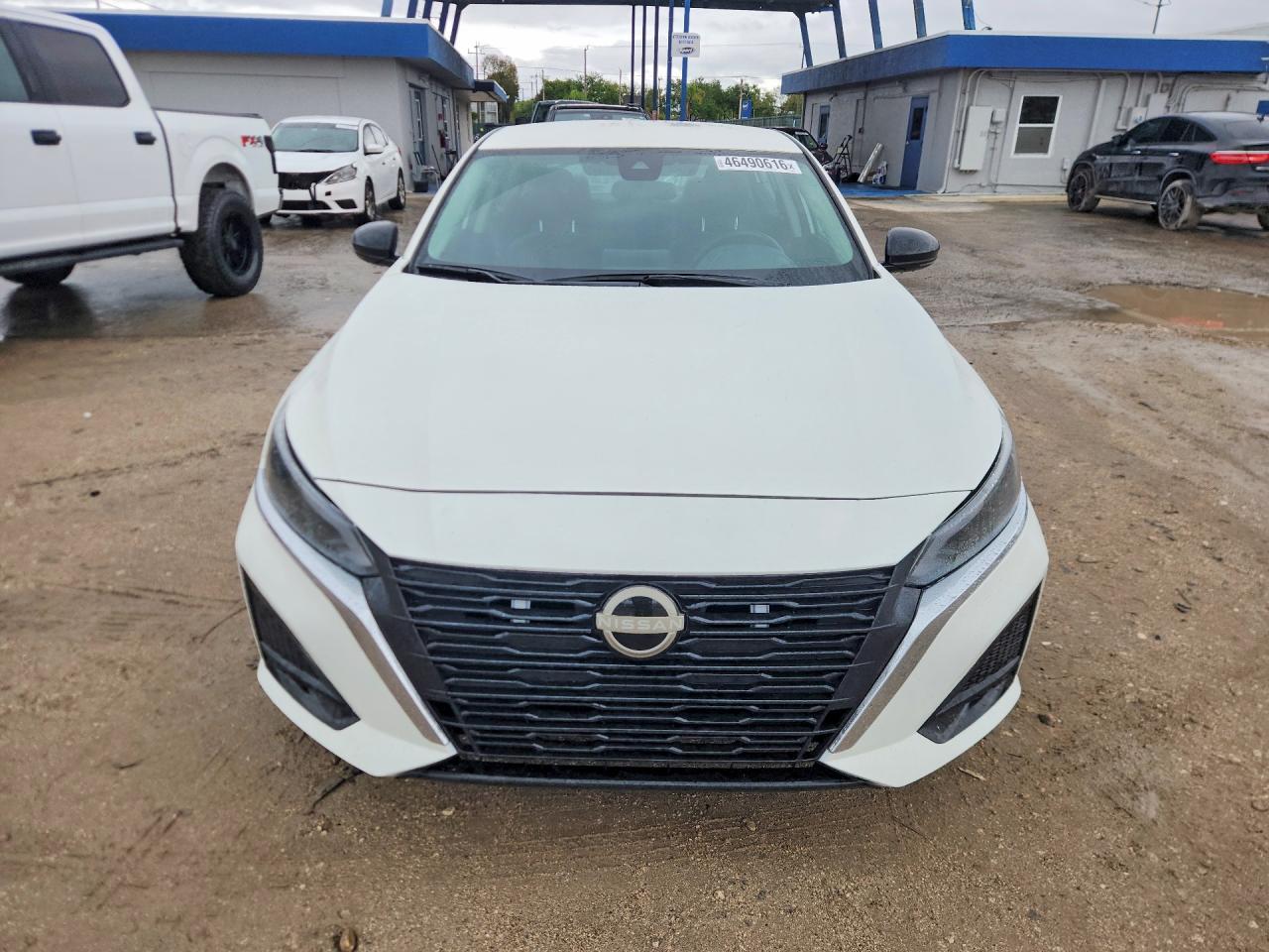 2025 Nissan Altima 2.5 Sv - Image 5