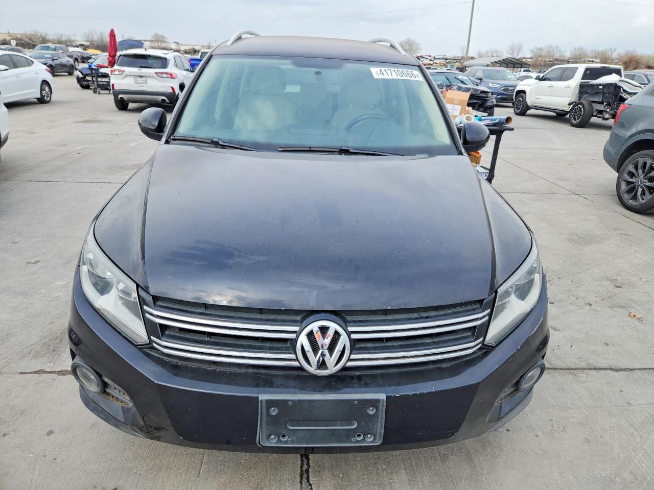2014 Volkswagen Tiguan S - Image 5
