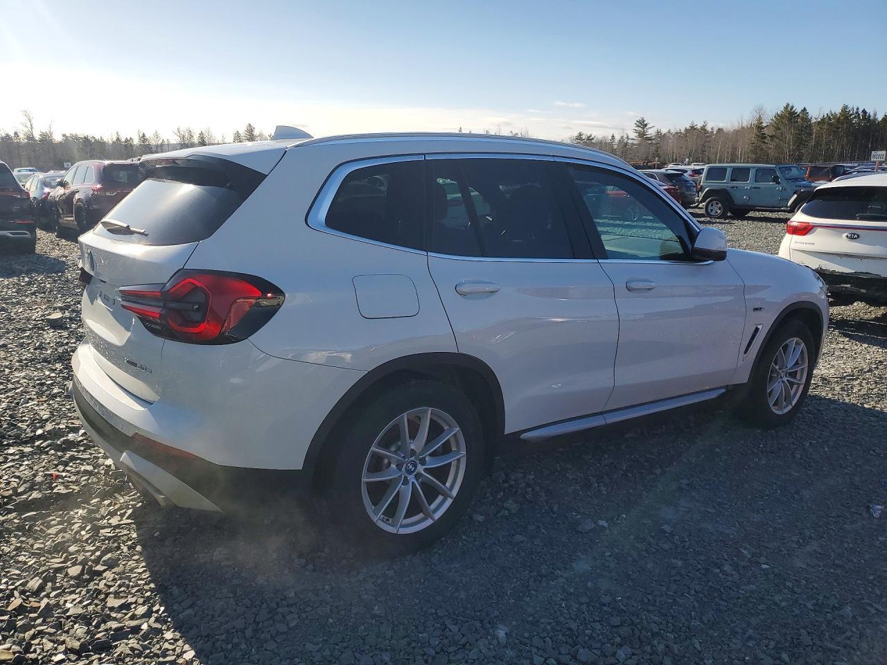 2022 BMW X3 xDrive30E - Image 3