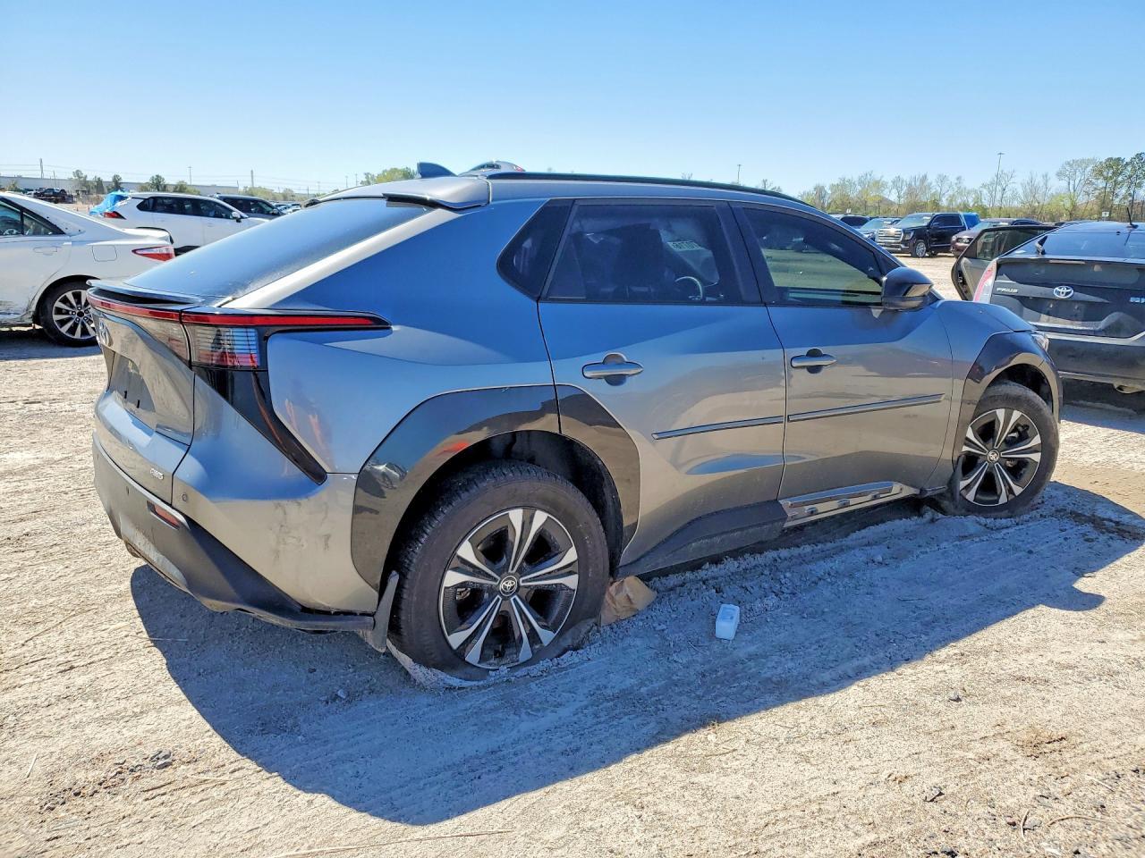 2024 Toyota Bz4X Xle - Image 3