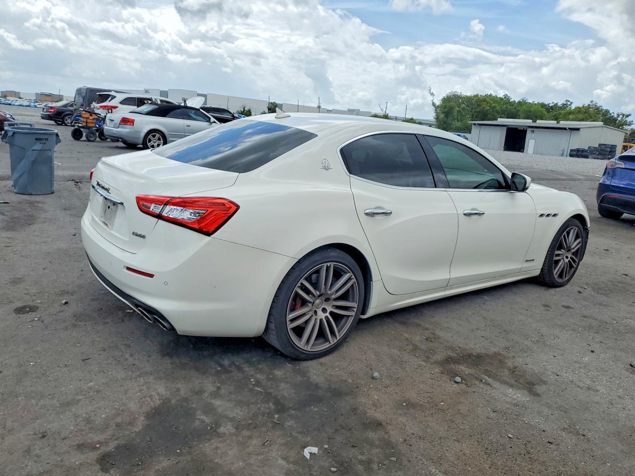 2019 Maserati Ghibli S - Фото 3