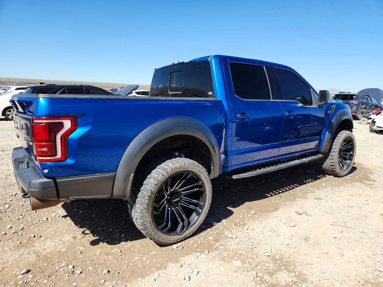 2017 Ford F150 Raptor - Фото 3
