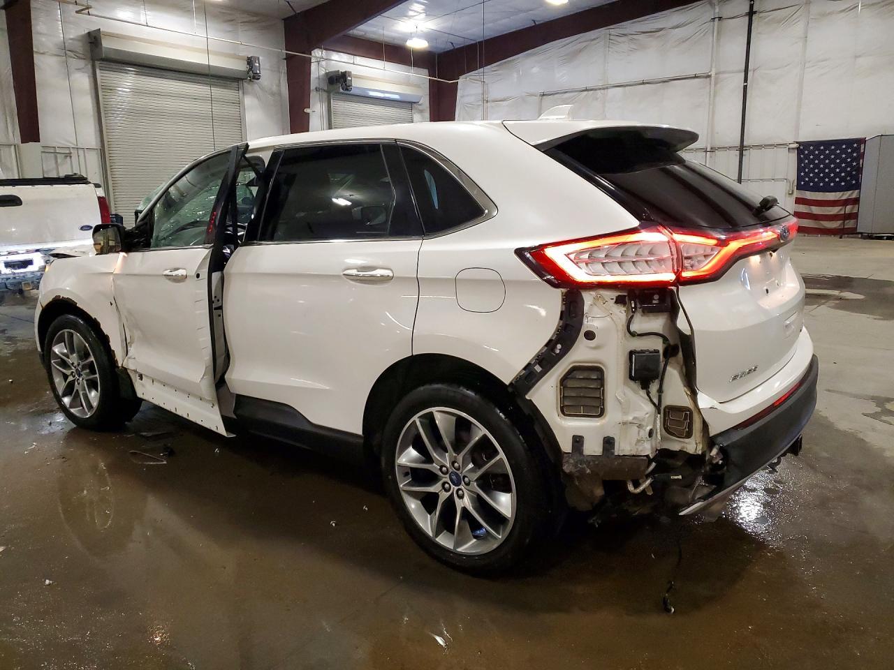 2015 Ford Edge Titanium - Image 2