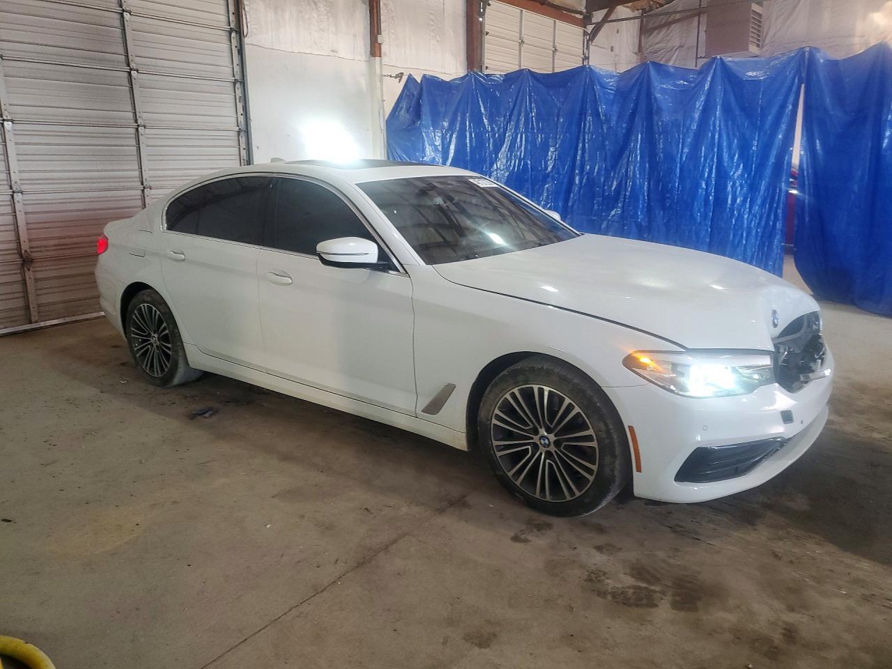 2019 BMW 530 I - Image 4