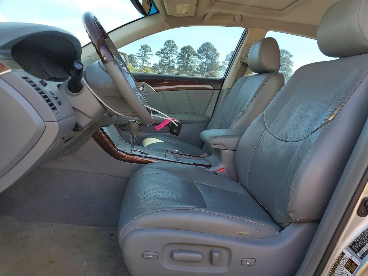 2008 Toyota Avalon Limited - Image 7