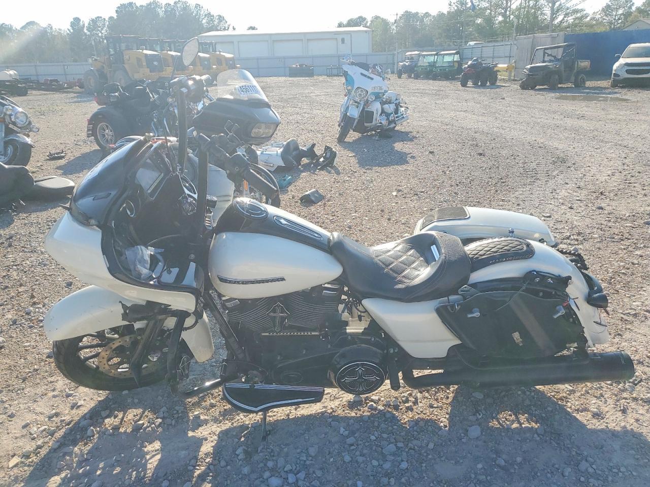 2018 Harley-Davidson Fltrxs Road Glide Special - Фото 3