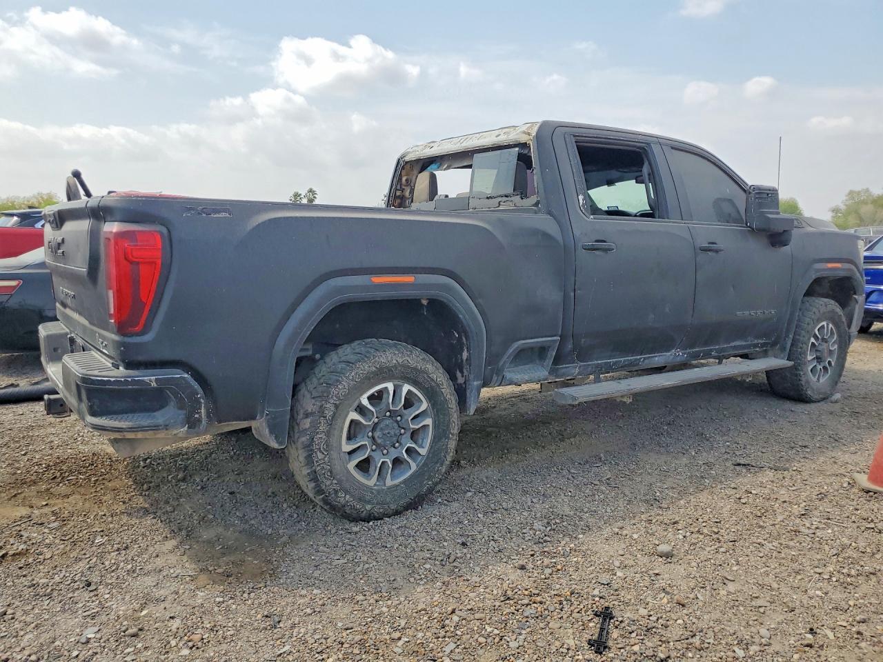 2022 GMC Sierra K2500 Slt - Image 3