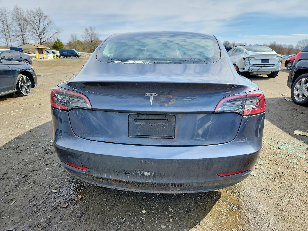 2023 Tesla Model 3 - Фото 6