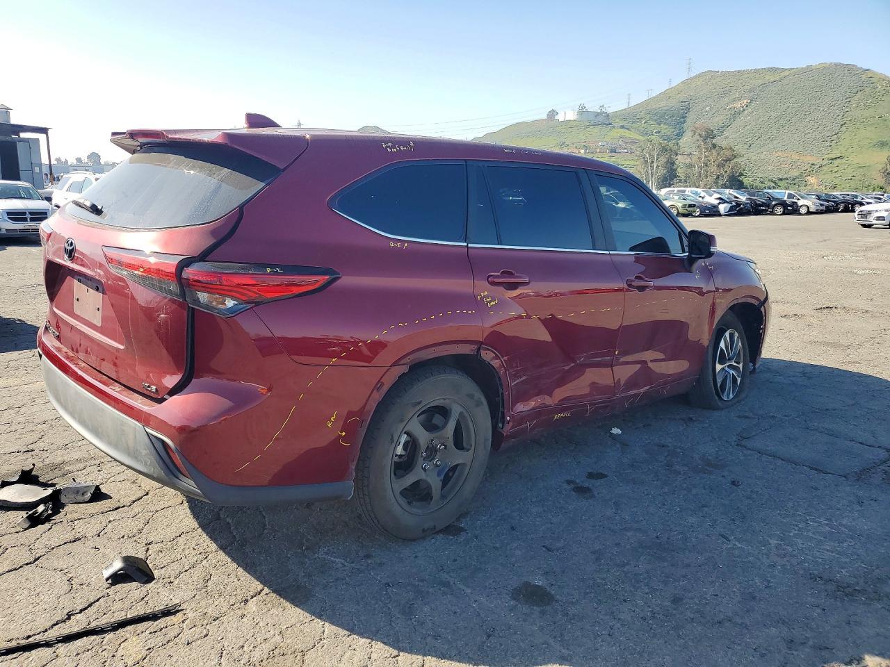 2023 Toyota Highlander Xle - Image 3