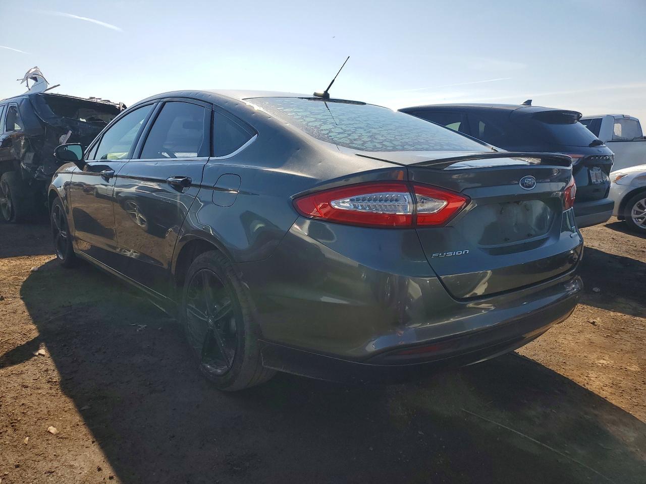 2016 Ford Fusion Se - Фото 2