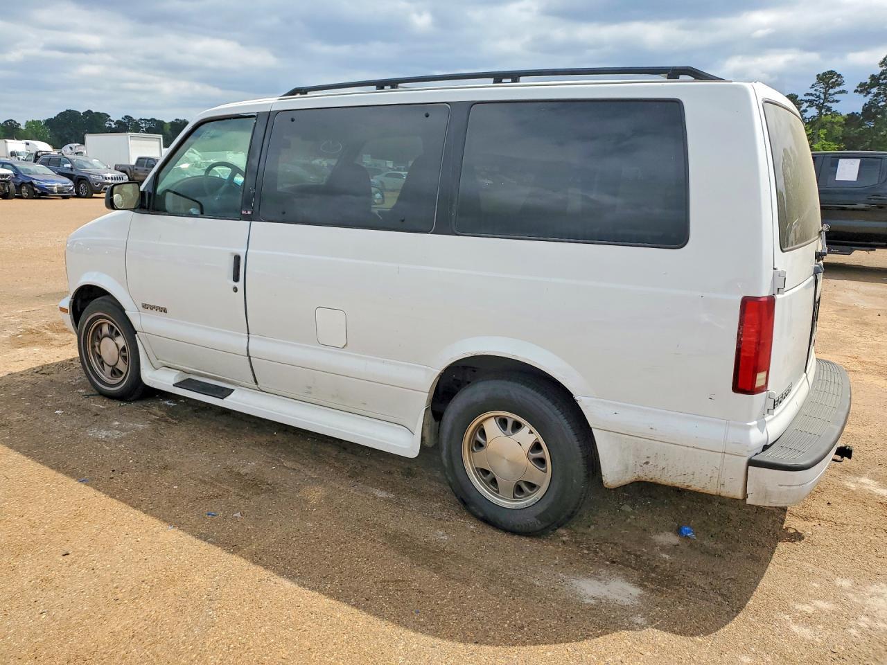 2000 GMC Safari Xt - Фото 2