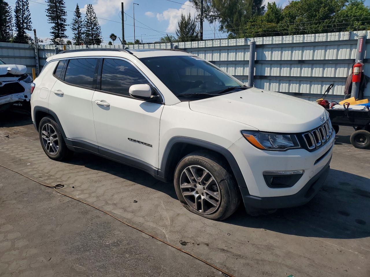 2020 Jeep Compass Latitude - Image 4