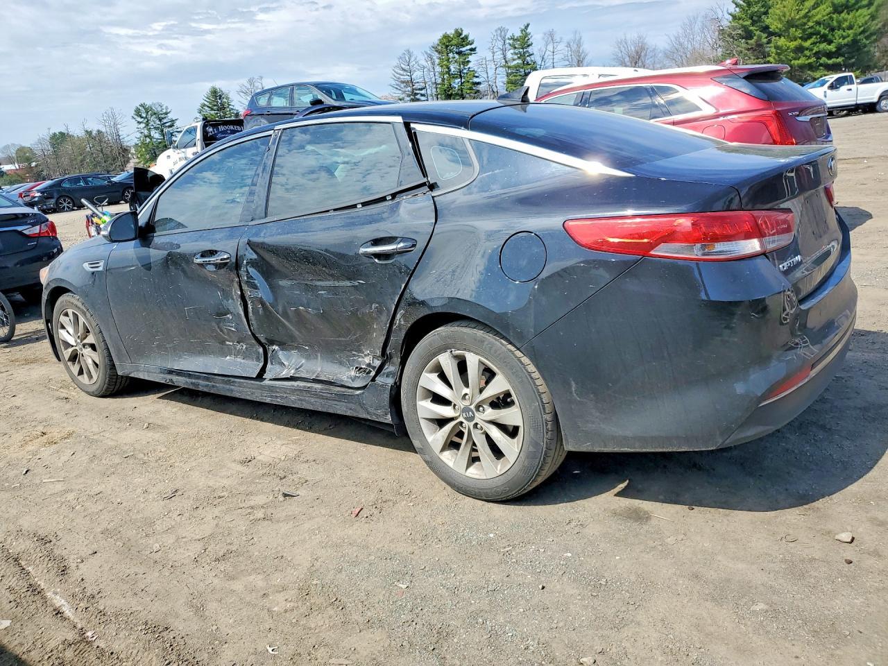 2017 Kia Optima Ex - Image 2
