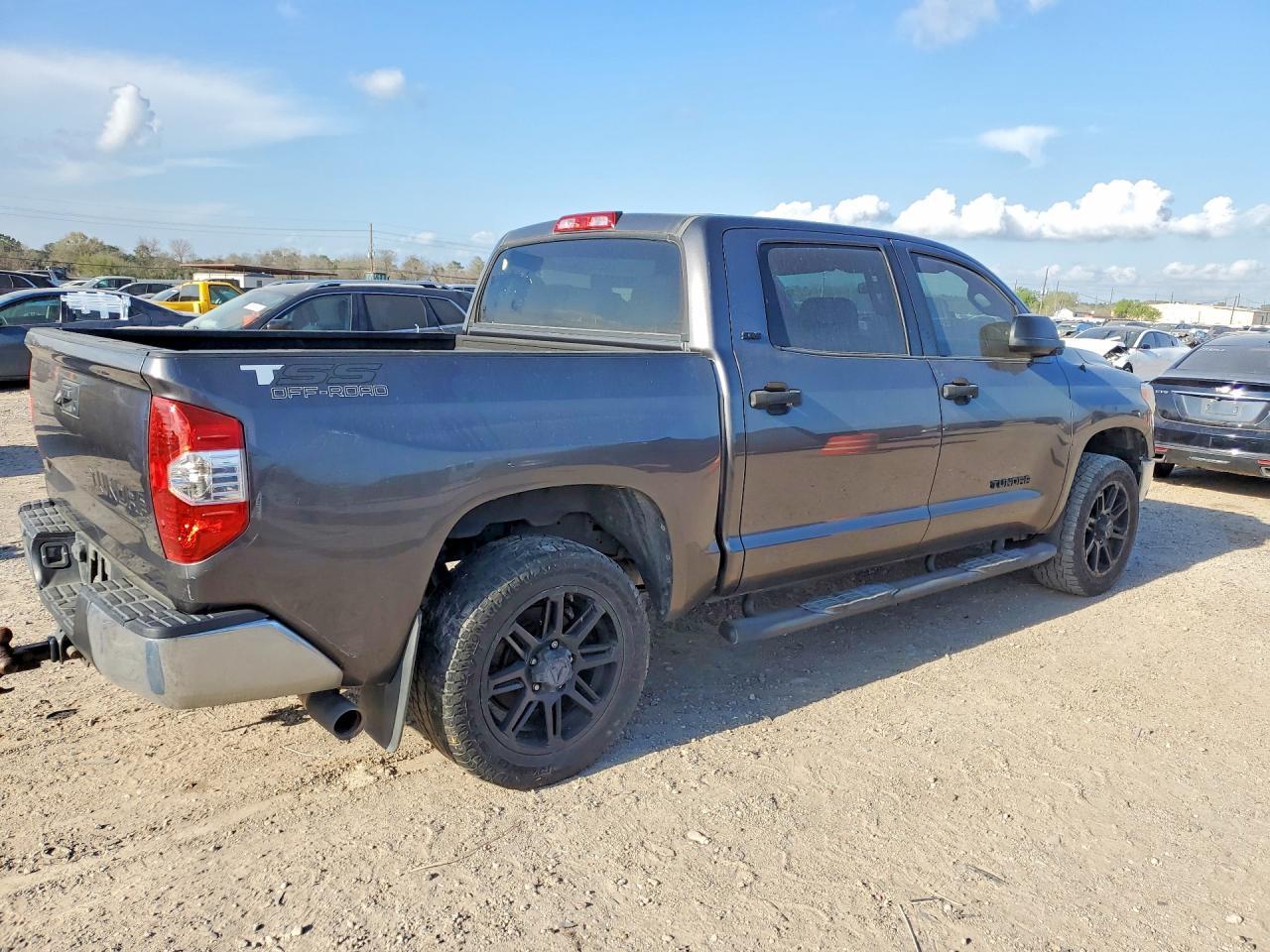 2017 Toyota Tundra Sr5 4.6L V8 - Image 3