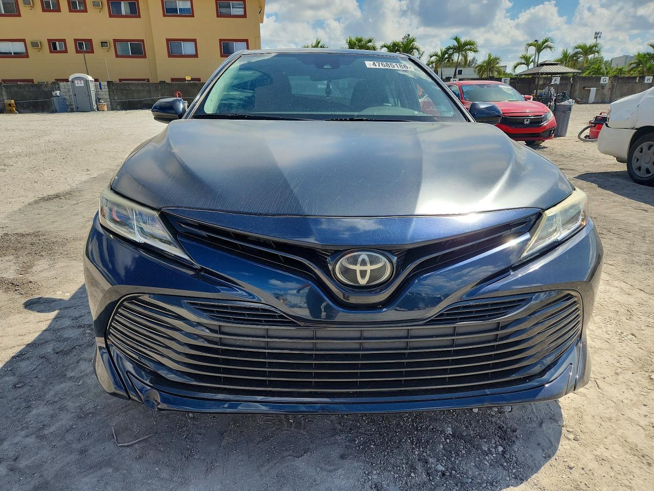 2020 Toyota Camry Le - Фото 5
