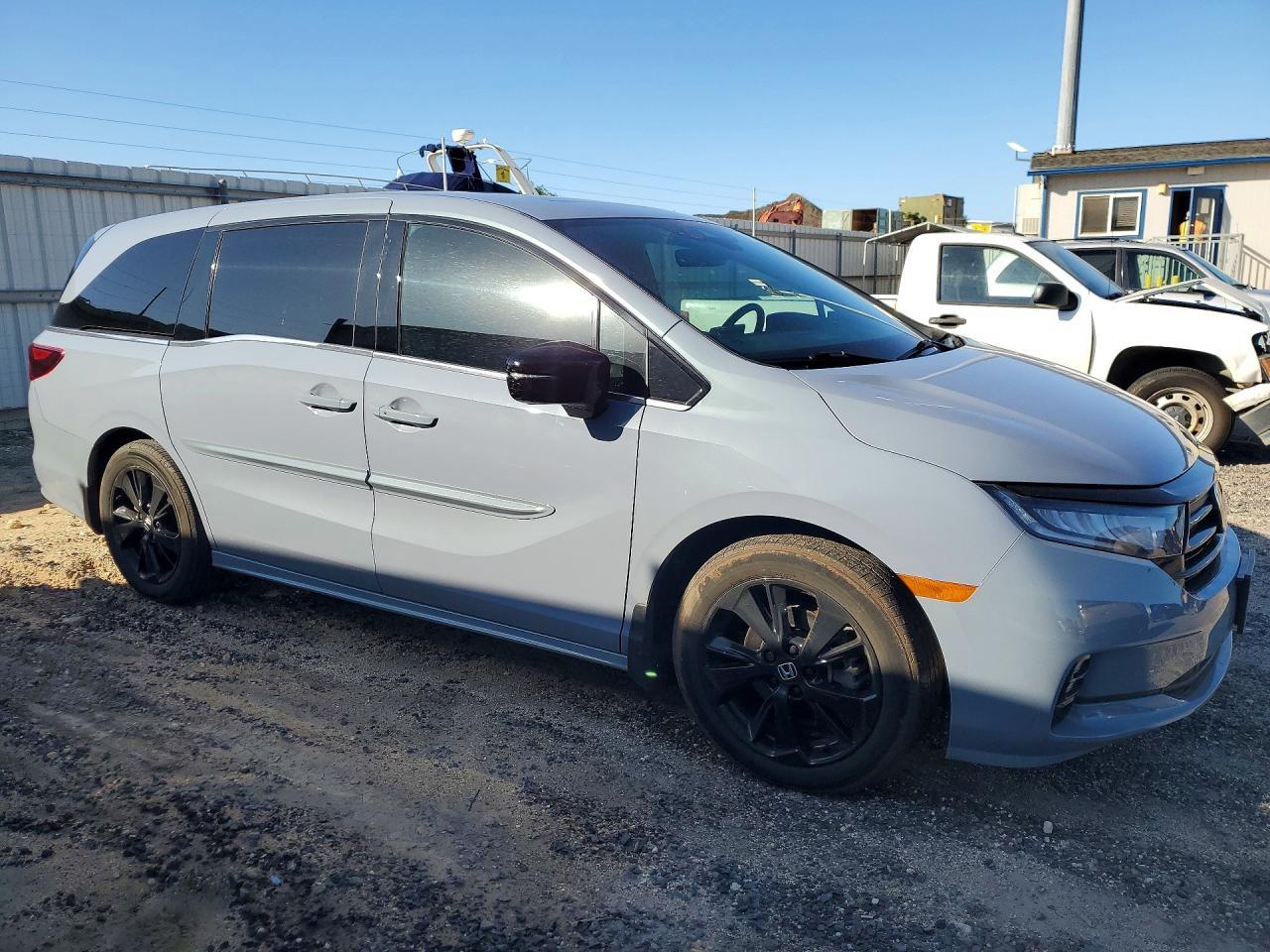 2023 Honda Odyssey Sport-L - Image 4