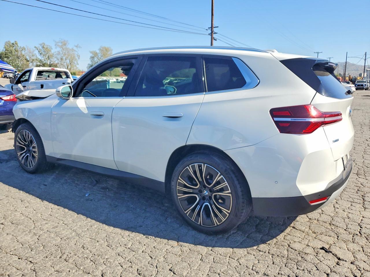 2025 BMW X3 30 xDrive - Фото 2