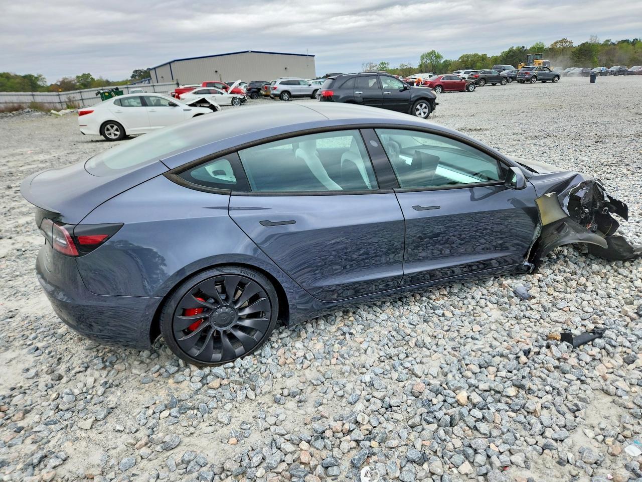 2022 Tesla Model 3 - Фото 3