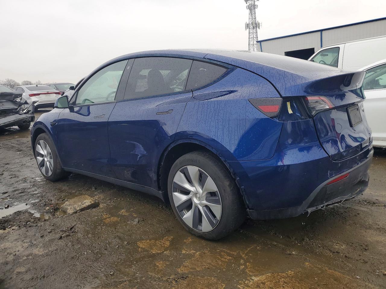 2023 Tesla Model Y - Image 2