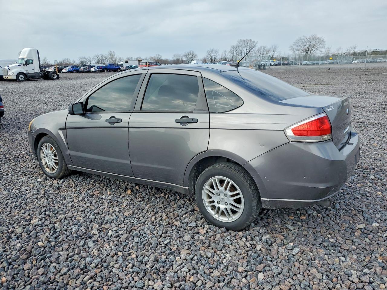 2011 Ford Focus Se - Фото 2
