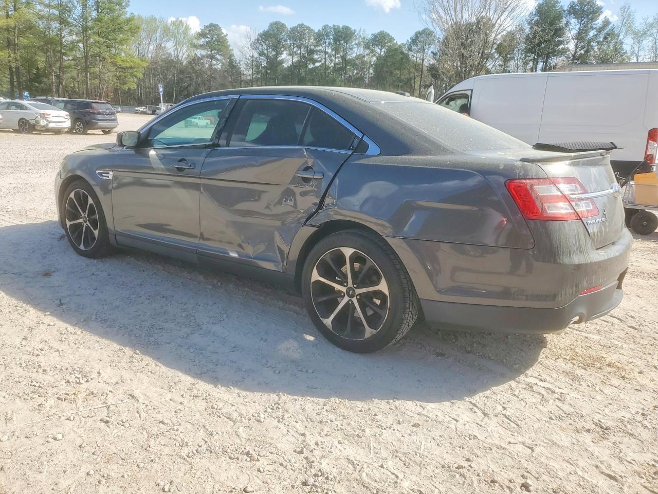 2015 Ford Taurus Sel - Фото 2