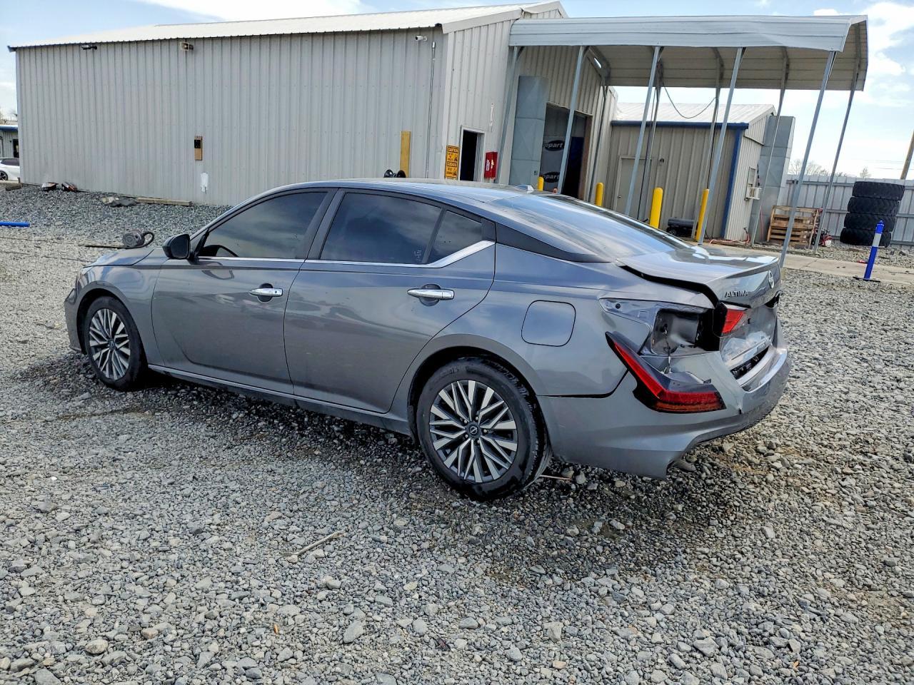 2024 Nissan Altima 2.5 Sv - Image 2