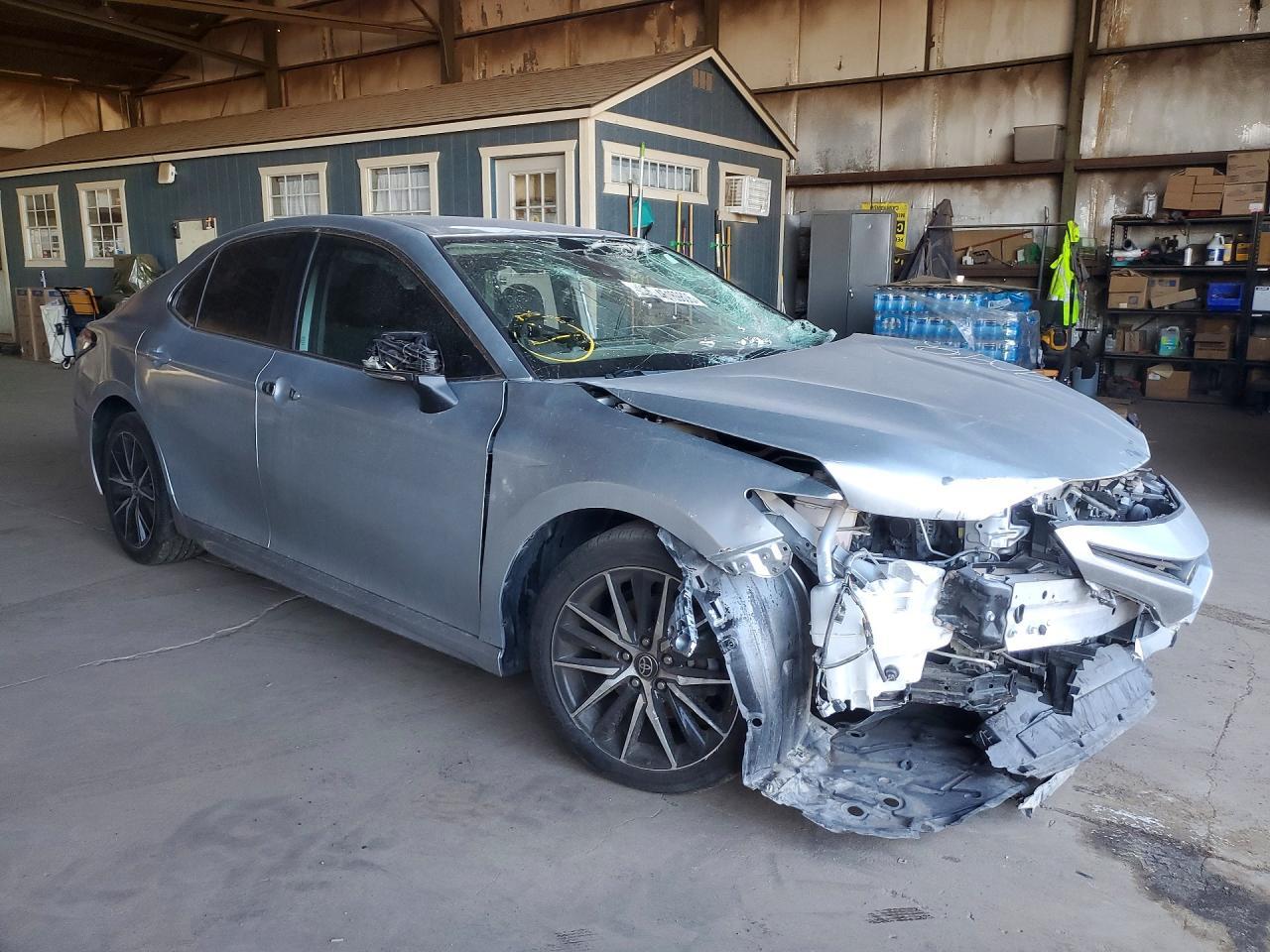 2022 Toyota Camry Se - Image 4