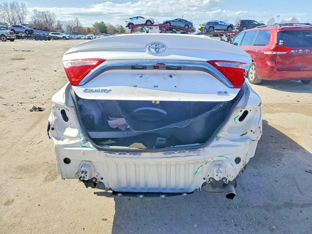 2016 Toyota Camry Se - Фото 6