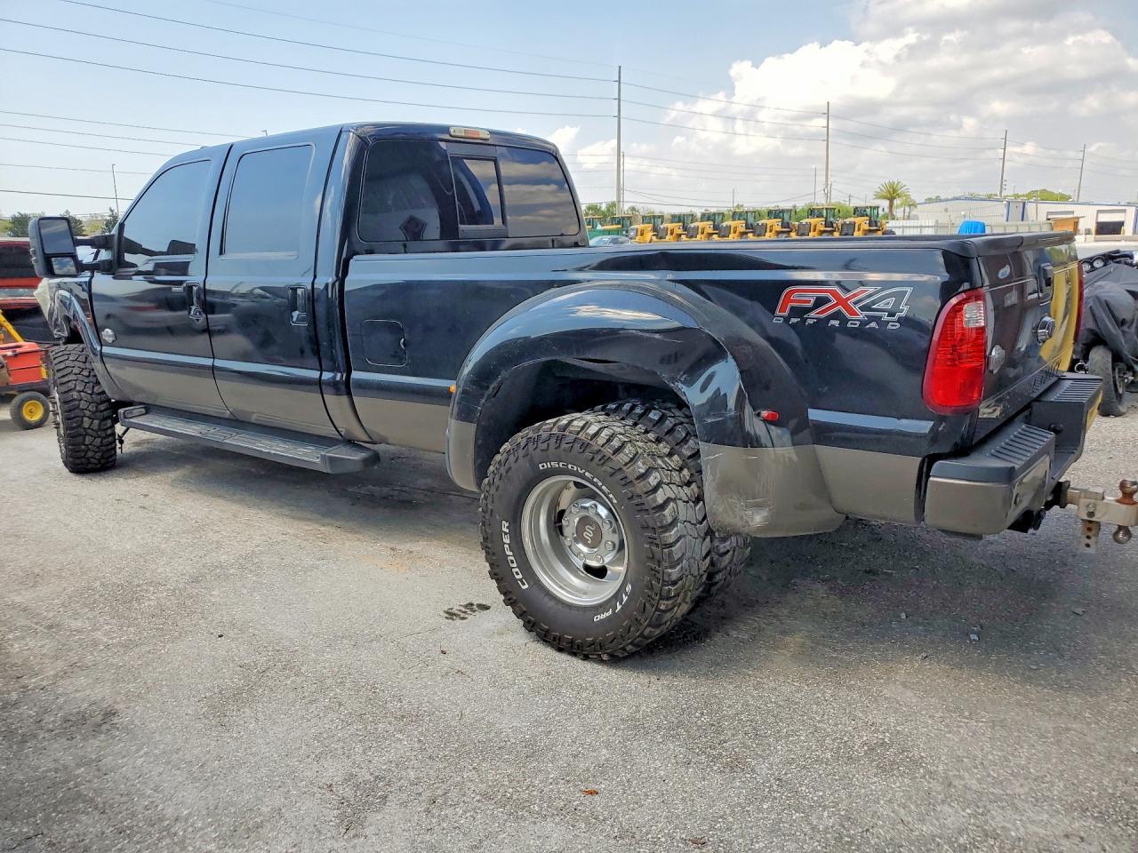 2016 Ford F350 Super Duty - Фото 2