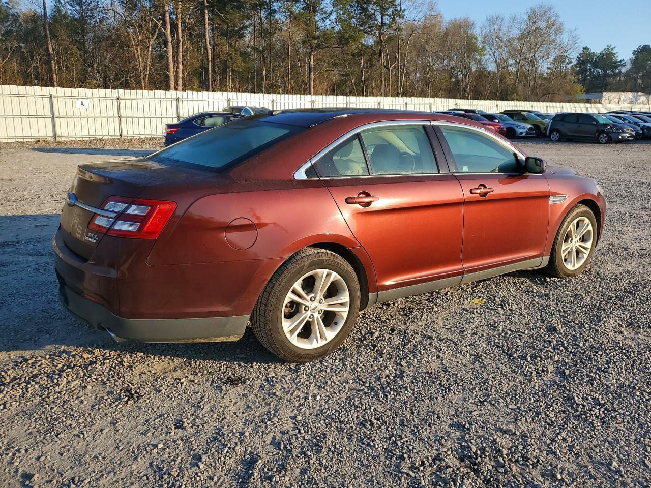 2016 Ford Taurus - Фото 3