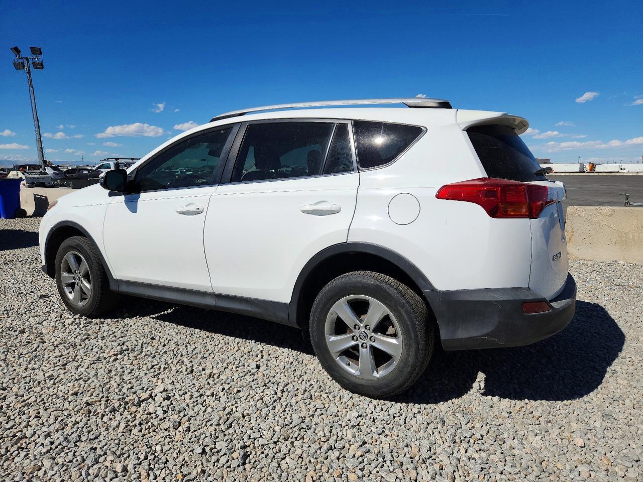 2015 Toyota Rav4 Xle - Image 2