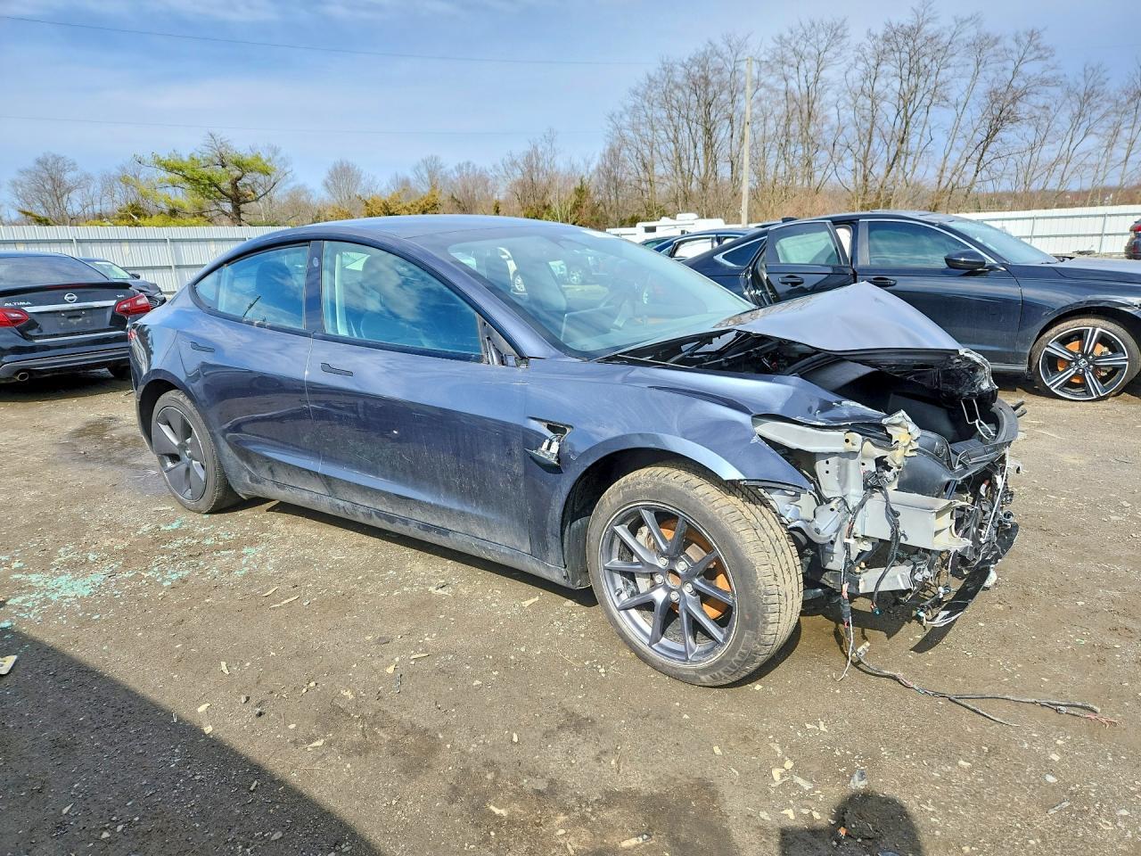 2023 Tesla Model 3 - Фото 4
