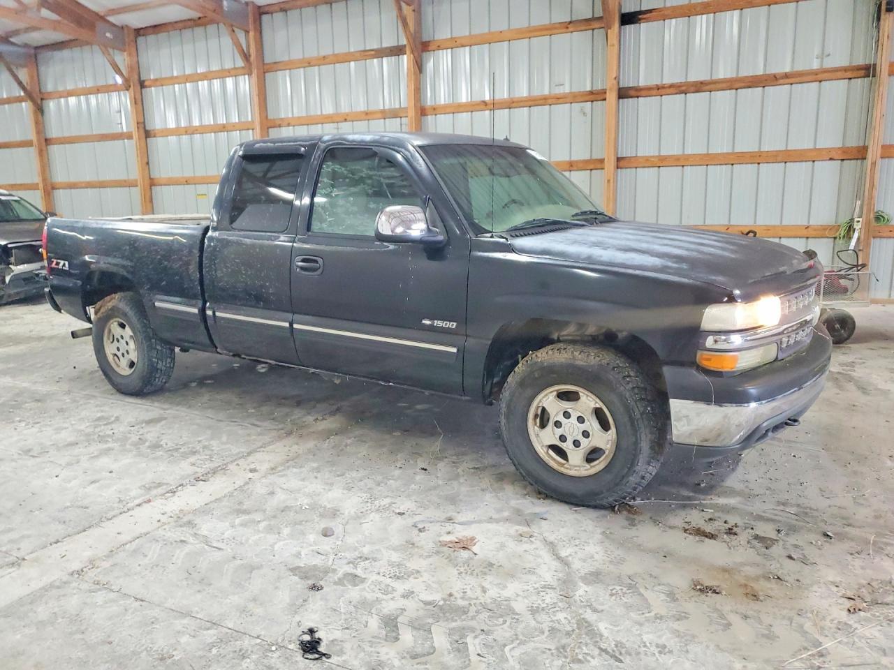 2002 Chevrolet Silverado Unknown - Image 4