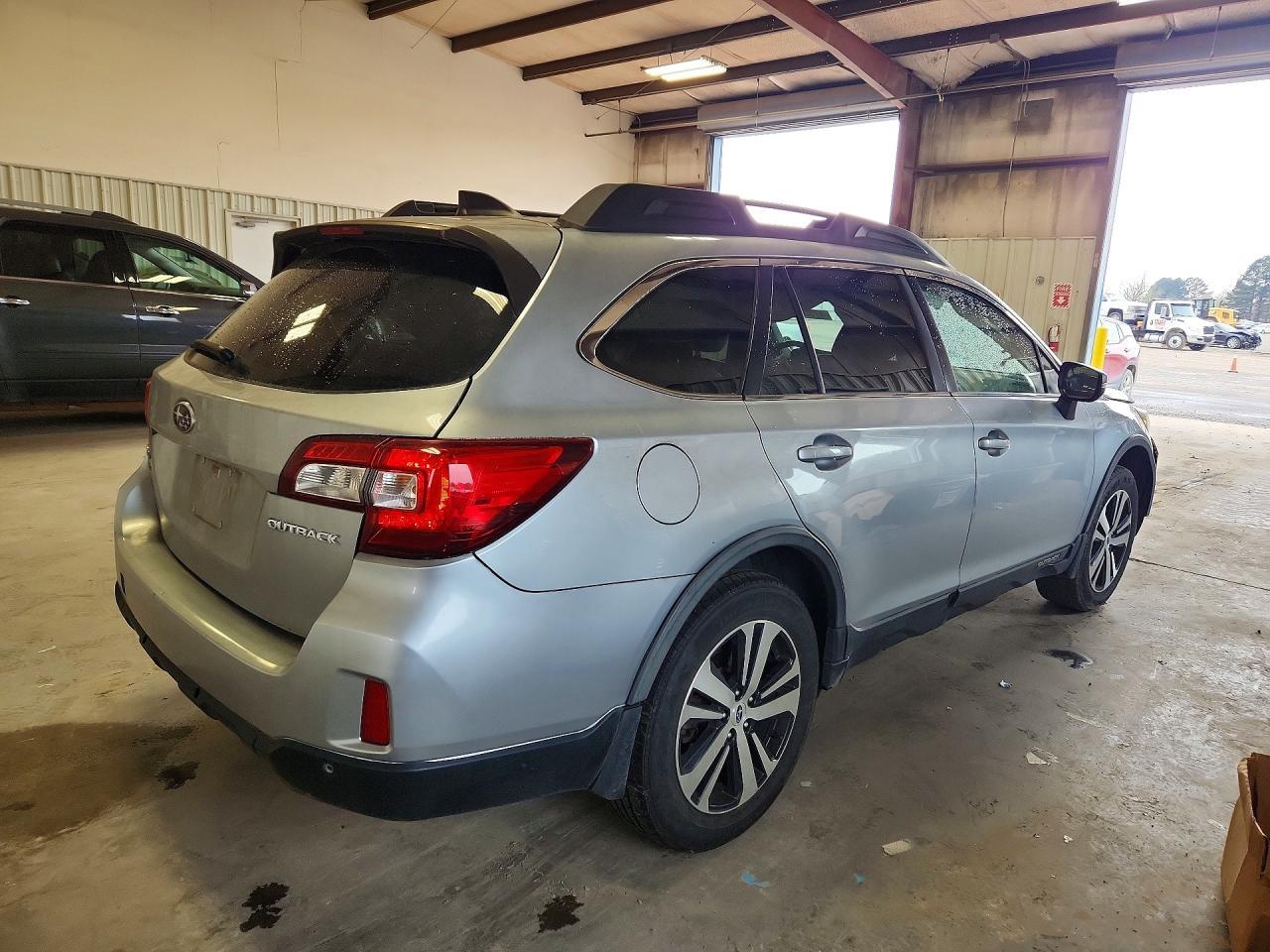2018 Subaru Outback 2.5I Limited - Image 3