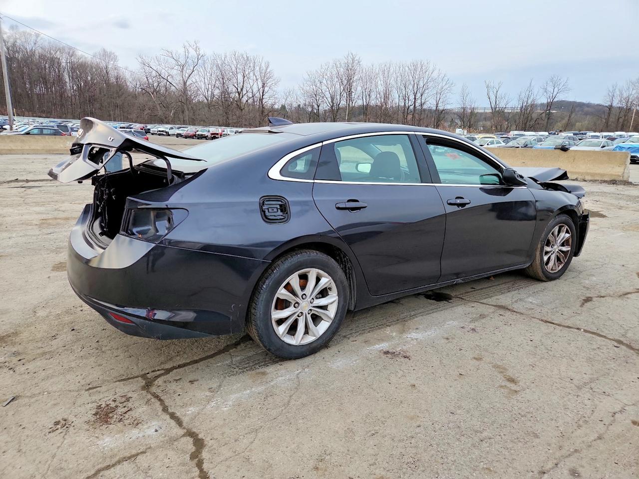 2022 Chevrolet Malibu Lt - Фото 3