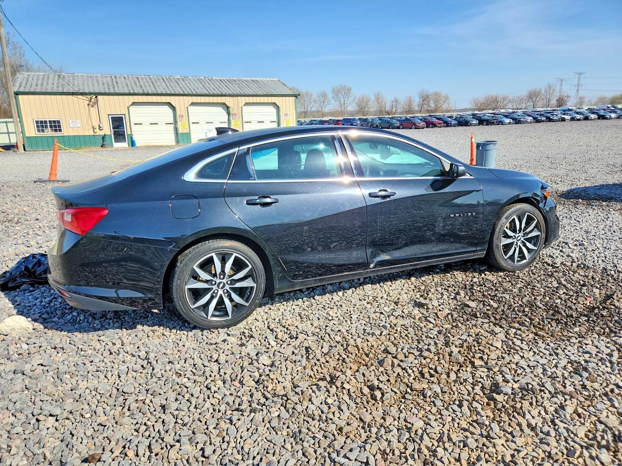 2017 Chevrolet Malibu Lt - Image 3