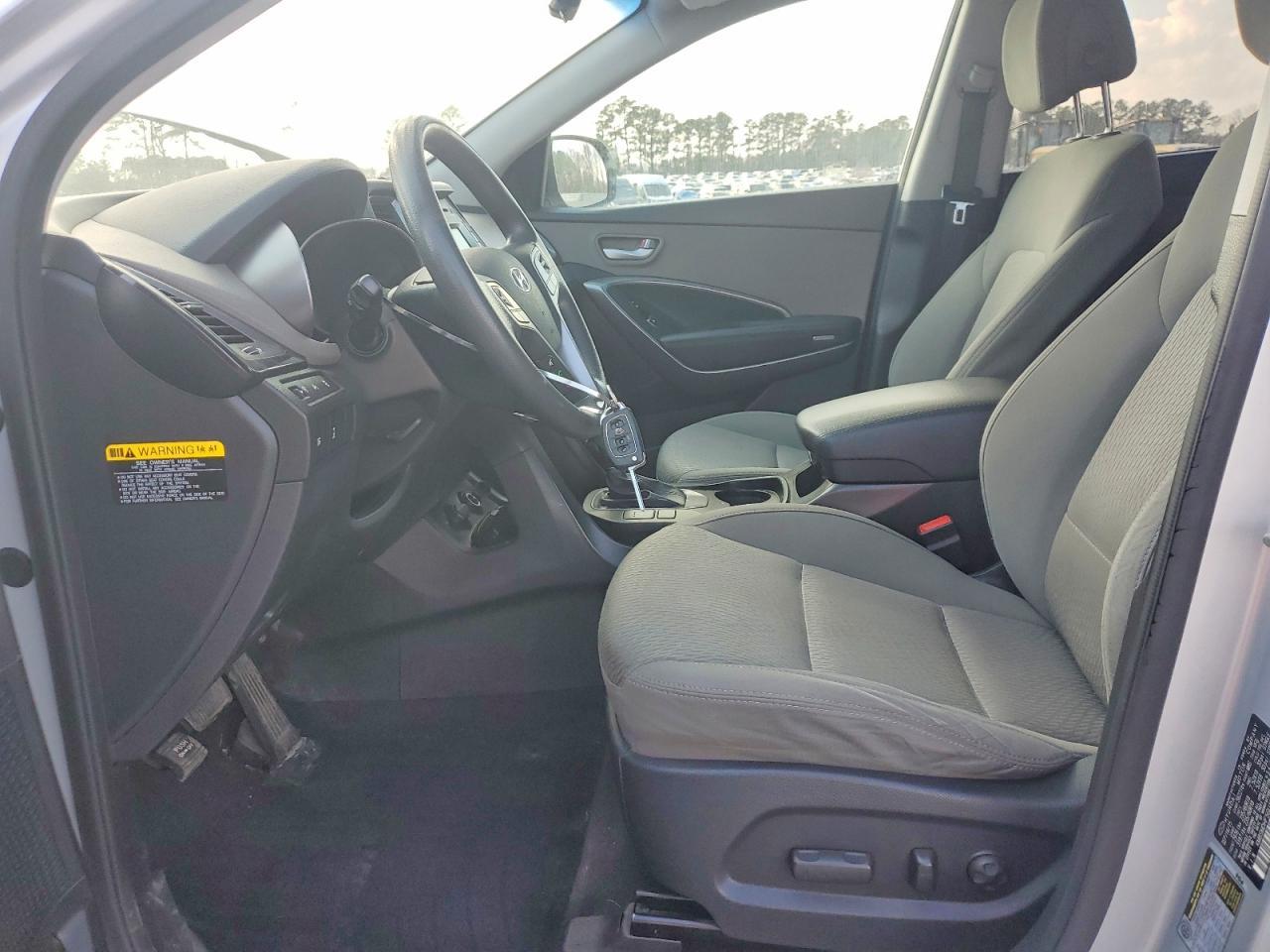2016 Hyundai Santa Fe Se - Image 7